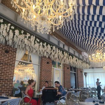 The Bloom Lounge - Outdoor patio - Breakfast & Brunch Near Me - Plano, Texas