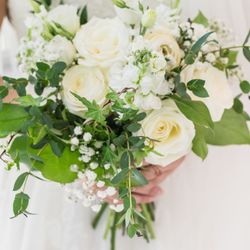 Sow Wonder Florals - Love seeing how flowers and dresses compliment each other.
Photo by mdreephotography