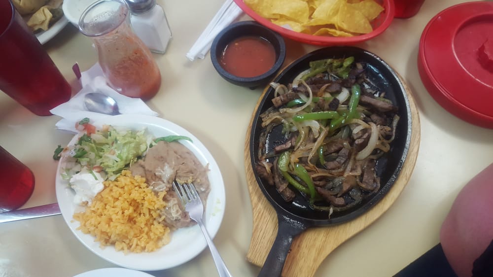 BENNY’S GRILL Updated August 2024 355 Santa Fe Trl, Ellinwood