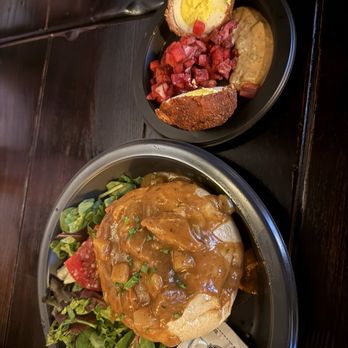 Leaky Cauldron™ - Beef, lamb and Guinness stew - British Near Me - Orlando, Florida