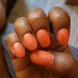 VIVIAN'S NAIL BAR & SPA