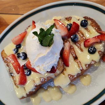 Fitzwater Cafe - Creme Brulee French Toast - Breakfast & Brunch Near Me - Philadelphia, Pennsylvania Fitzwater Cafe - Creme Brulee French Toast - Breakfast & Brunch Near Me - Philadelphia, Pennsylvania
