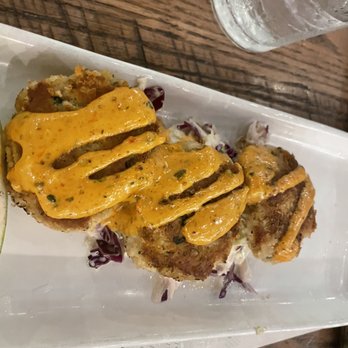 Foster's Kitchen Waikoloa - Pizza and crab cakes - American Near Me - Waikoloa, Hawaii