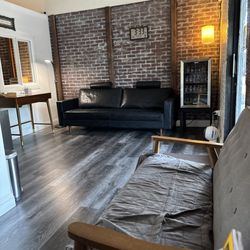 Han Acupuncture Clinic - Lobby