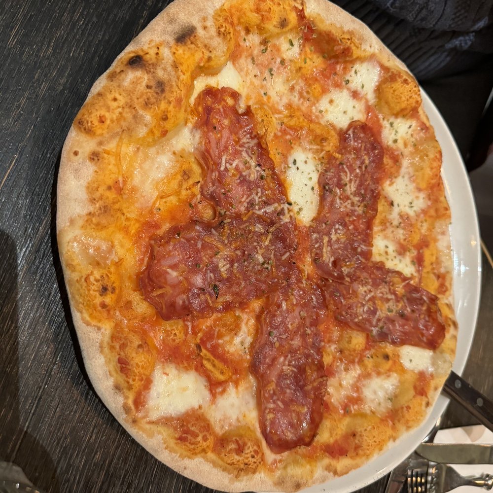 Olivia Østbanehallen - Alla diavola pizza. - Pizza Near Me - Oslo, 03 Olivia Østbanehallen - Alla diavola pizza. - Pizza Near Me - Oslo, 03