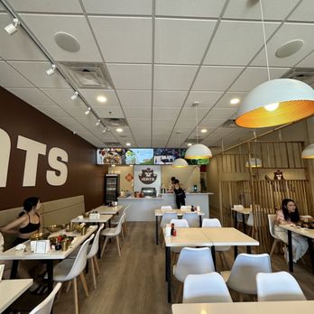 Flavor House - interior / ig: @joyyeats - Noodles Near Me - Houston, Texas