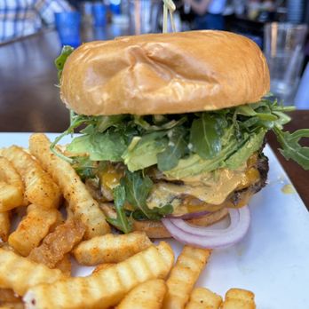 Horseshoe - Horseshoe burger - Breakfast & Brunch Near Me - Breckenridge, Colorado
