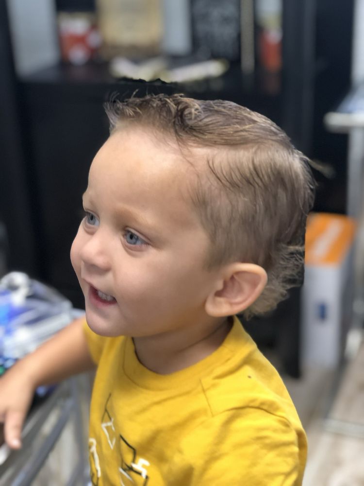 Shear Barber & Beauty Logo