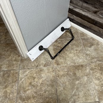Bedazzling Cleaning - Bar on the floor. - Home Cleaning Near Me