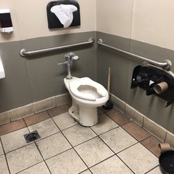 Arco - Horrible bathroom
