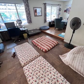 Marin Pet Care Pros - Living room with AC - Pet Training Near Me
