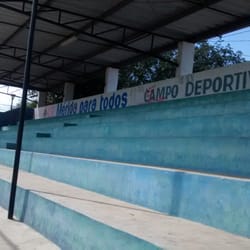 Parque de la Lázaro Cárdenas - Las gradas del campo.