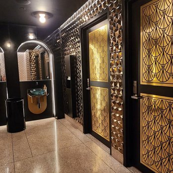 CVI.CHE 105 - Bathroom - Peruvian Near Me - Coral Gables, Florida CVI.CHE 105 - Bathroom - Peruvian Near Me - Coral Gables, Florida