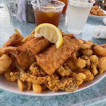 Spanky's Clam Shack - Spanky's Fried Seafood Combo - Seafood Near Me - Hyannis, Massachusetts Spanky's Clam Shack - Spanky's Fried Seafood Combo - Seafood Near Me - Hyannis, Massachusetts