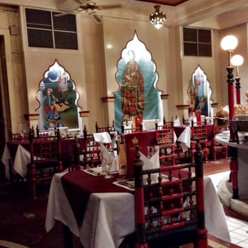 The Koh-I-Noor - Walls decorated with paintings - Indian Near Me - Glasgow, GLG The Koh-I-Noor - Walls decorated with paintings - Indian Near Me - Glasgow, GLG