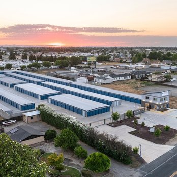 US Storage Centers - Self-storage facility at 183 S. Austin Road, Manteca, CA - Exterior Building - Self Storage Near Me - Manteca, California US Storage Centers - Self-storage facility at 183 S. Austin Road, Manteca, CA - Exterior Building - Self Storage Near Me - Manteca, California