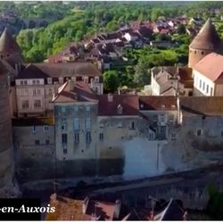 La Petite Classe - Ma paisible petite ville médiévale pour apprendre le français en immersion totale chez moi