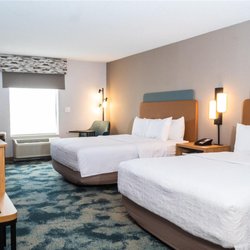 Hampton Inn & Suites Addison - Guest room