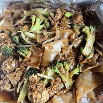 My Thai  And Vegan - Pad See Eew....with or without a protein. Absolutely delicious! - Thai Near Me - Frisco, Texas