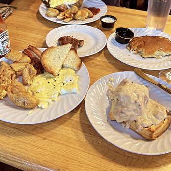 Cornerstone Kitchen - Classic breakfast, biscuits and gravy, pancake - Cafes Near Me - Truckee, California Cornerstone Kitchen - Classic breakfast, biscuits and gravy, pancake - Cafes Near Me - Truckee, California