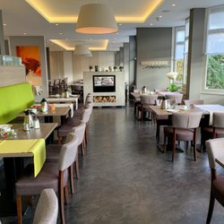 Tagungshotel am Schlossberg - Blick in den Essensraum