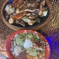 La Carreta - Amite - Trio Fajitas Shrimp, Steak and Chicken with sautéed vegetables