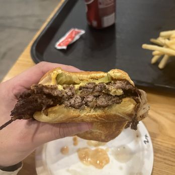 For The Win - Burgers Near Me - Los Angeles, California For The Win - Burgers Near Me - Los Angeles, California