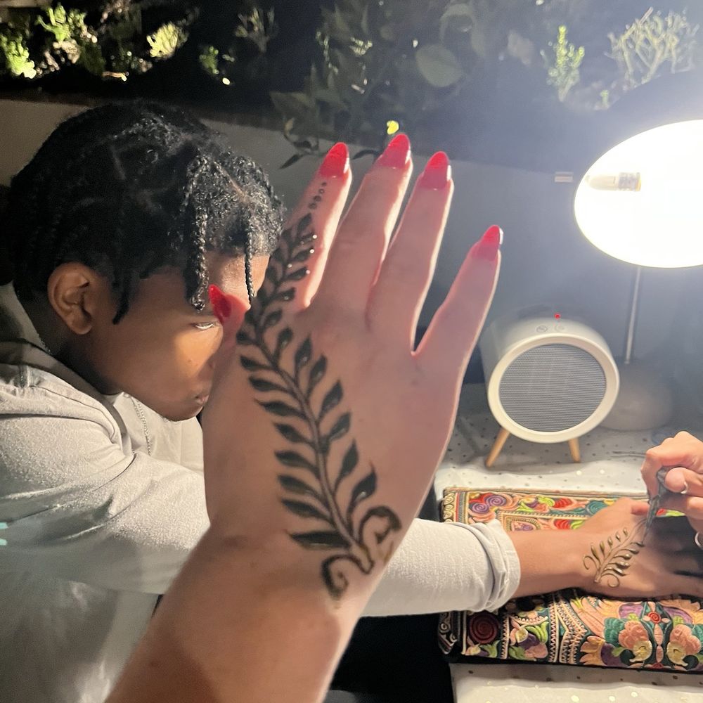 Lady Glitter - Henna Artists Near Me - Los Angeles, California Lady Glitter - Henna Artists Near Me - Los Angeles, California