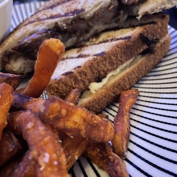 Wilson’s - Oxtail grilled cheese sandwich - Music Venues Near Me - Hi-Nella, New Jersey