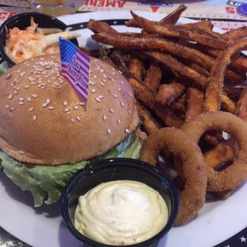 Memphis Coffee - Hamburger oignon rings frites - American Near Me - Nice, 06