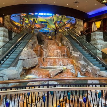 Mohegan Sun - Lobby area - Hotels Near Me - Uncasville, Connecticut