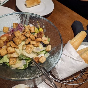 Olive Garden Italian Restaurant - Must be poured the whole box of crutons in our salad - Italian Near Me - Morrow, Georgia