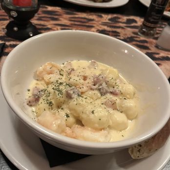 Maxine's On Shine - Carbonara and Shrimp pasta (special) - New American Near Me - Orlando, Florida