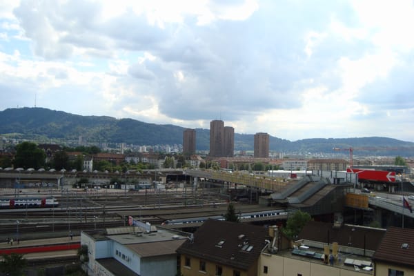 FREITAG Flagship Store Zürich by null