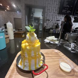 Mango and Cheesecake Bingsoo Mango and Cheesecake Bingsoo