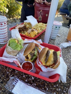 In-N-Out Burger by null