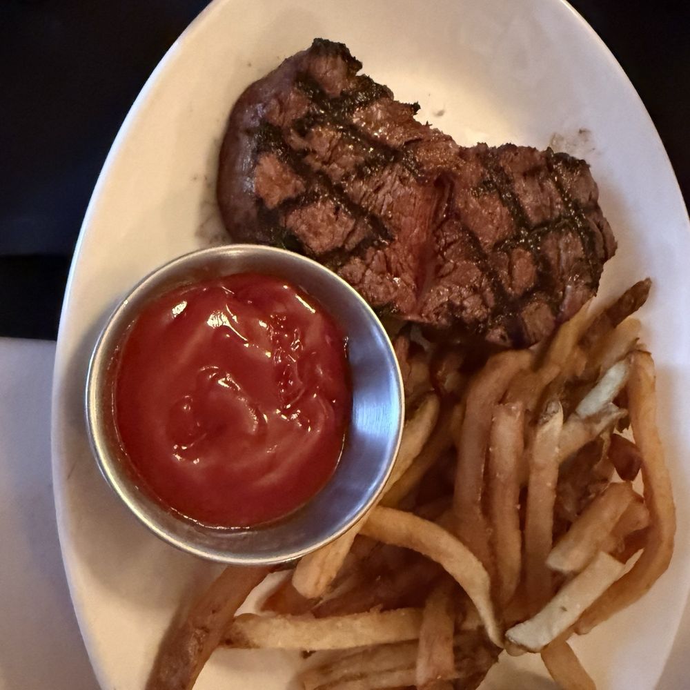 St. Elmo Steak House - Filet mignon with fries - Steakhouses Near Me - Indianapolis, Indiana St. Elmo Steak House - Filet mignon with fries - Steakhouses Near Me - Indianapolis, Indiana