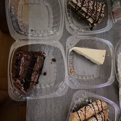 Giovanni's - Desserts - chocolate cake, cannoli, cheesecake, tiramisu