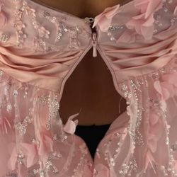 Sorelle Bridal Salon - Zipper busted after being reassured it didn't need replaced.