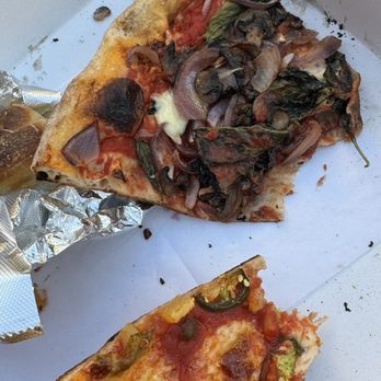 La Flor - Pizza Near Me - Brooklyn, New York