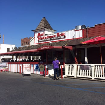 Mad Madeline's Grill - Burgers Near Me - Temecula, California