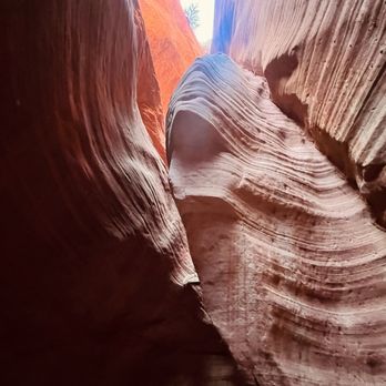 Coral Cliffs Tours and Townhomes - Peek-a-boo canyon - Hiking Near Me - Kanab, Utah