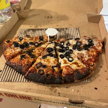 Mountain Mike's Pizza - Burnt pizza - Pizza Near Me - Fallbrook, California