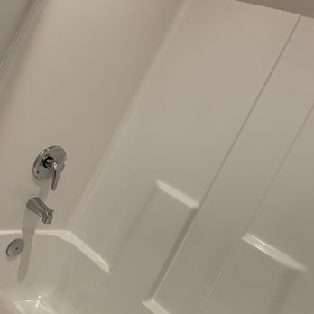 Red Canyon Cabins - Shower/ bathroom - Hotels Near Me - Kanab, Utah