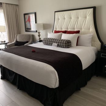 Inn on Fifth - Standard King Room - Hotels Near Me - Naples, Florida