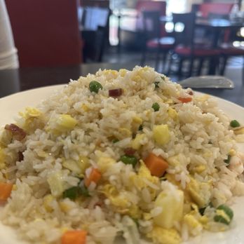 Yunnan Restaurant - Pineapple fry rice - Chinese Near Me - Oak Park, California Yunnan Restaurant - Pineapple fry rice - Chinese Near Me - Oak Park, California