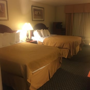 Quality Inn & Suites - Hotels Near Me - Sioux City, Iowa