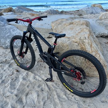 Gilbert's Bicycles - SANTA CRUZ NOMAD 2024 CARBON I9 HYDRA HUBS, HOPE BRAKES - Bikes Near Me - Torrance, California Gilbert's Bicycles - SANTA CRUZ NOMAD 2024 CARBON I9 HYDRA HUBS, HOPE BRAKES - Bikes Near Me - Torrance, California