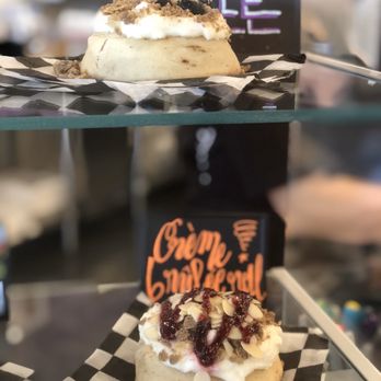 Cinnaholic - Crme Brle - Bakeries Near Me - Schaumburg, Illinois