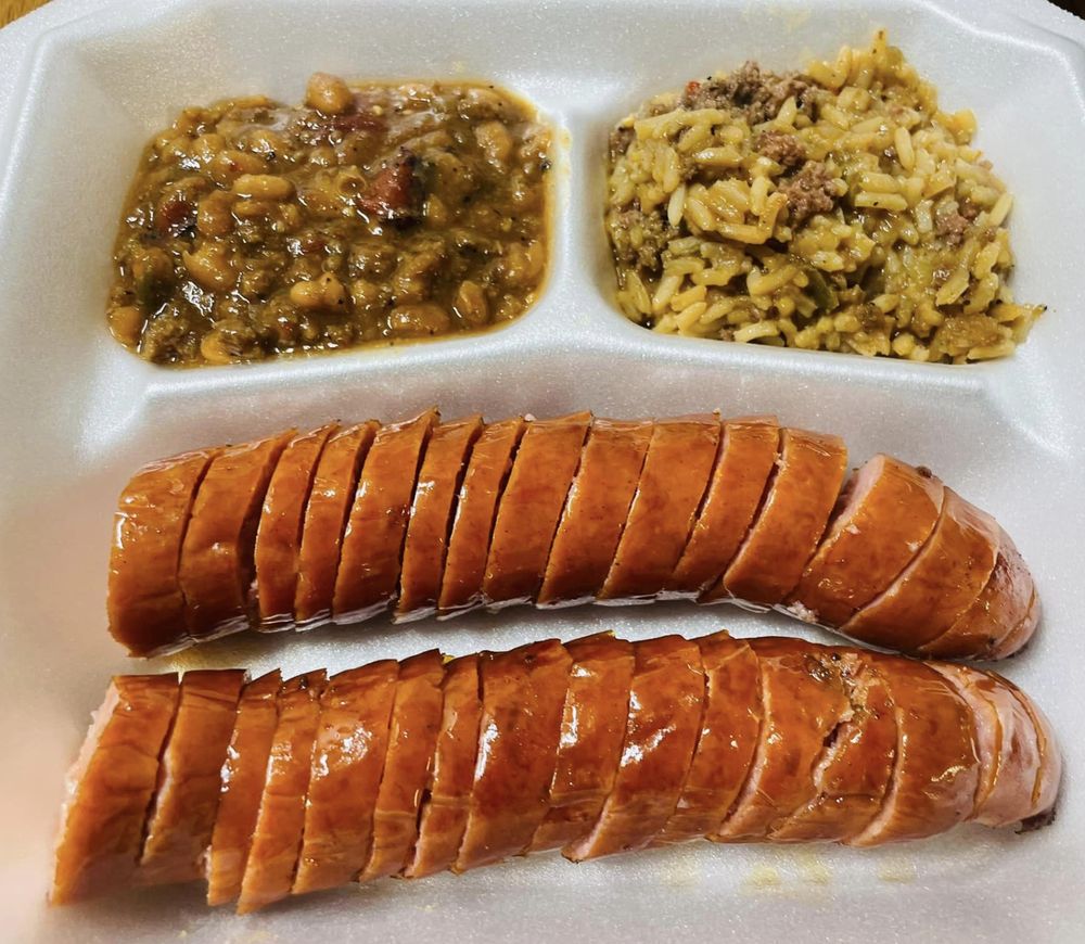 Howard's Roadhouse BBQ Logo